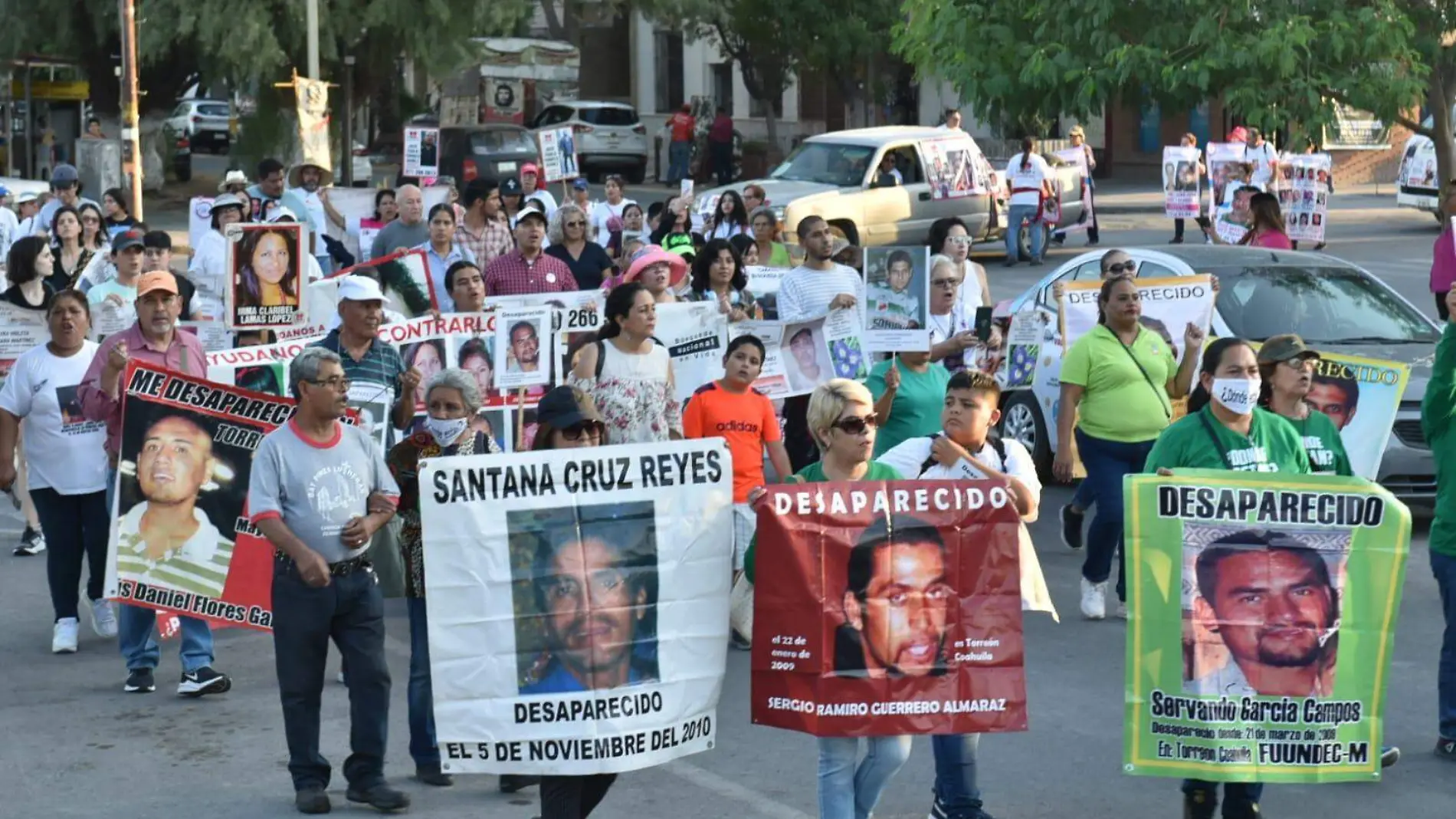 Marchan por desaparecidos en Torreón